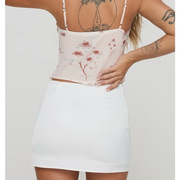 Princess Polly Eowyn Lace Trim Floral Camisole - Picture 2 of 11